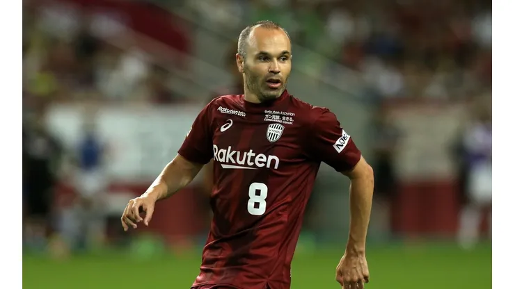 Buddhika Weerasinghe/Getty Images. Iniesta exalta ex-parceiro de equipe