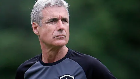 Foto: Vitor Silva/Botafogo/Divulgação - Luís Castro: técnico relatou dificuldades que encontrou no Botafogo