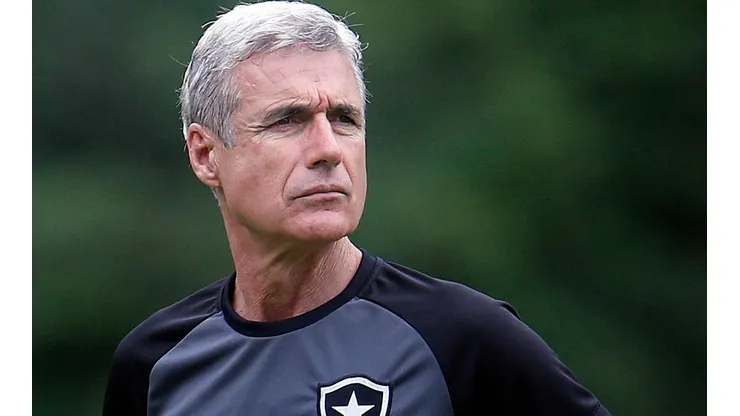 Foto: Vitor Silva/Botafogo/Divulgação - Luís Castro: técnico relatou dificuldades que encontrou no Botafogo