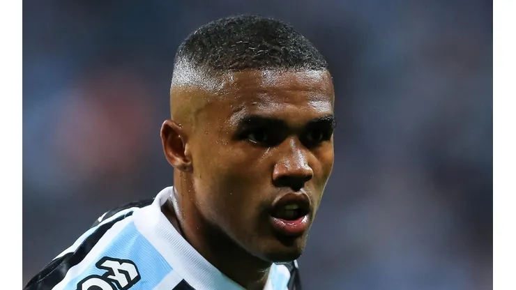 Foto: Pedro H. Tesch/AGIF - Douglas Costa revela bastidores de sua passagem no Imortal
