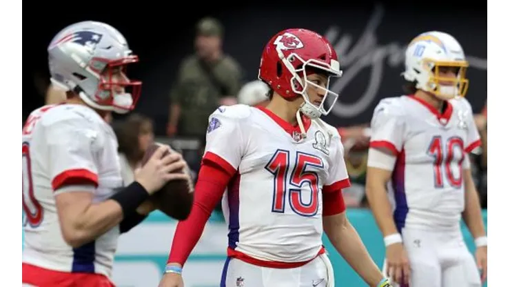 Mac Jones, Patrick Mahomes e Justin Herbert no Pro Bowl da última temporada