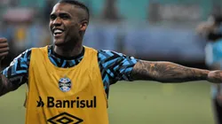 Foto: Jhony Pinho/AGIF - Douglas Costa: retorno ao Grêmio em 2021 foi marcado por polêmicas