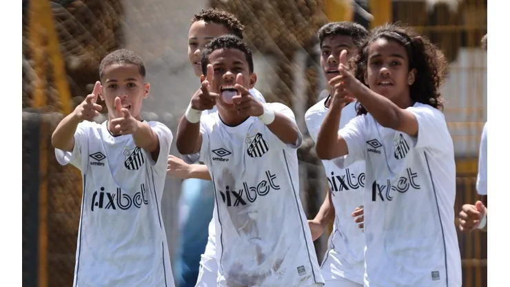 Foto: Pedro Ernesto Guerra Azevedo/Santos FC - Sub-13 do Santos marcou um golaço que viralizou