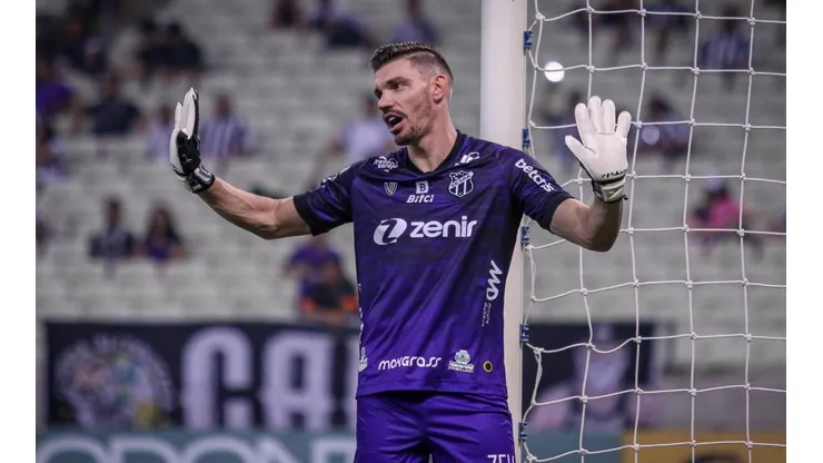 Foto: Lucas Emanuel/AGIF - João Ricardo é o titular da meta alvinegra.