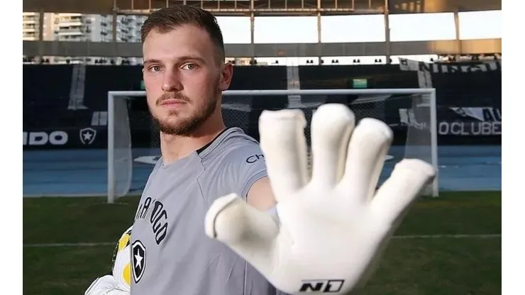 Foto: Vitor Silva/BFR/ "Perri é um goleiro..."; Ídolo do Botafogo é sincero sobre estreia de jovem goleiro na equipe.