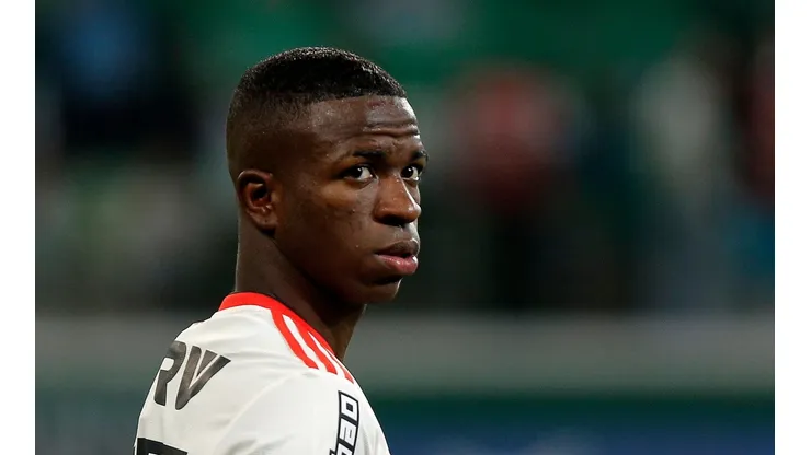 Daniel Vorley/AGIF - Joia da base do Flamengo tem multa que supera valor de saída de Vini Jr