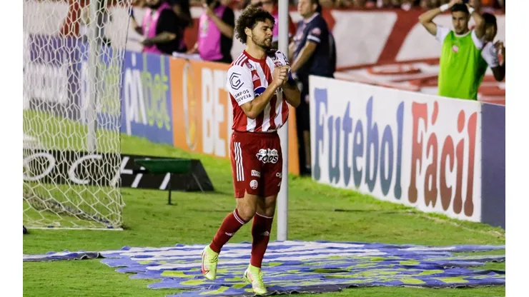 Foto: Rafael Vieira/AGIF - Victor Ferraz lamentou mais uma derrota do Náutico