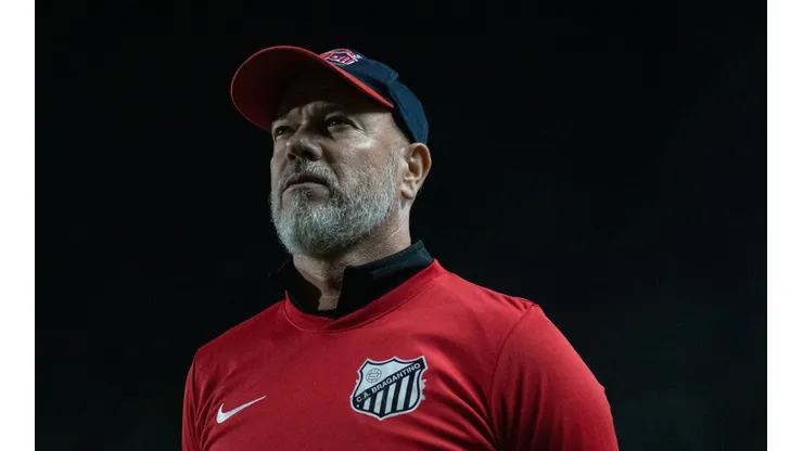 Foto: João Vitor Rezende Borba/AGIF - Antônio Carlos Zago, hoje no Bolívar, é o favorito para assumir Bahia em 2023
