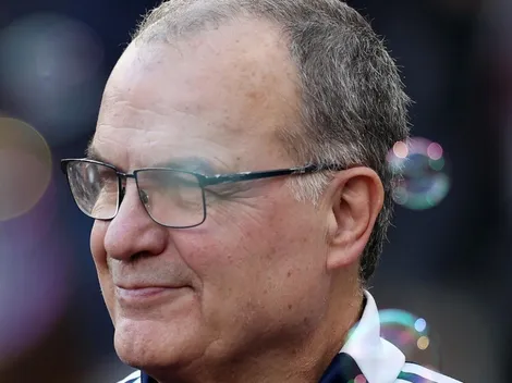 “Deixou Rueda...”; Bielsa se ‘posiciona’ sobre treinar o Santos e bastidores fervem na Vila Belmiro