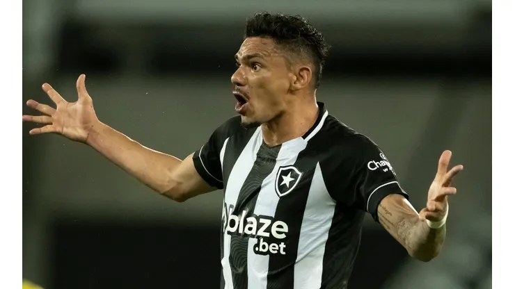 Foto: Jorge Rodrigues/AGIF - Tiquinho Soares marcou o primeiro gol após três partidas.