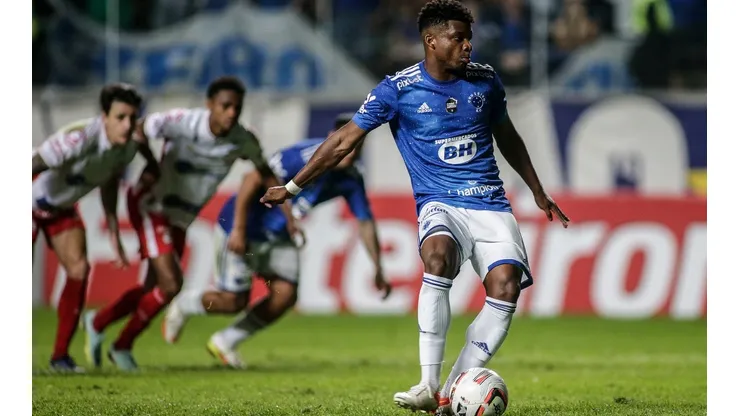Foto: Thomas Santos/AGIF: Lincoln pode atingir marca importante na carreira pelo Cruzeiro