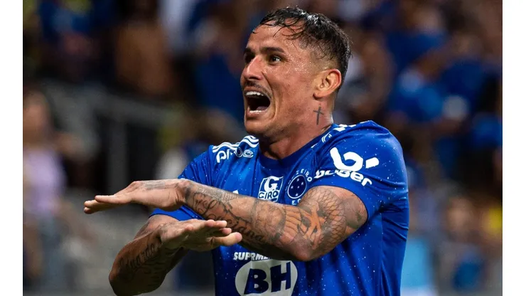 Foto: Alessandra Torres/AGIF - Edu provoca torcida rival em live no Instagram