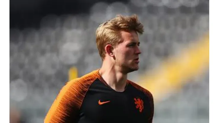 Foto: Dean Mouhtaropoulos/Getty Images - Segundo De Ligt, um clube é muito parecido com a Seleção Holandesa