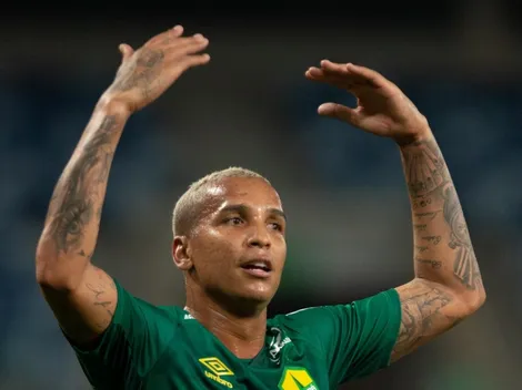 Torcida do Vasco enlouquece com declaração de Deyverson a Casemiro