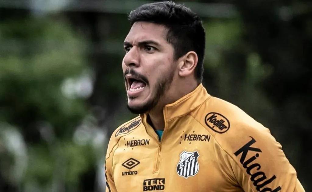 João Paulo voltou a treinar com bola. Foto: Ivan Storti/Santos FC