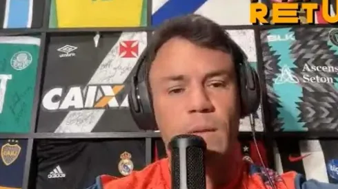 Kleber Gladiador entrega medalhão que time do Flamengo se treme de medo