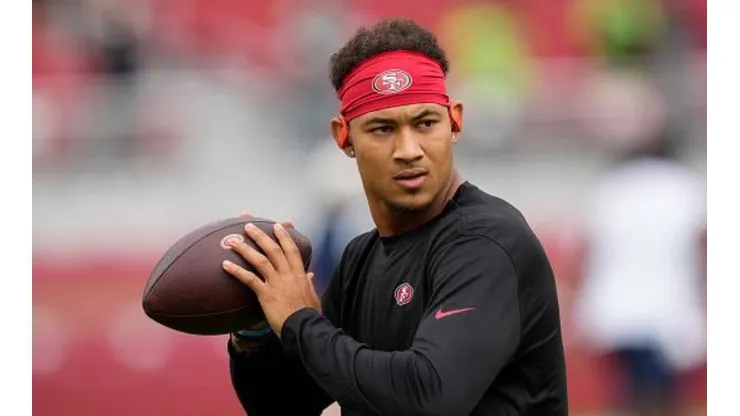Trey Lance se lesionou na partida contra o Seahawks