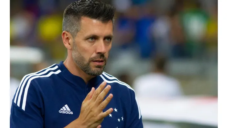 Fernando Moreno/AGIF - Pezzolano no comando do Cruzeiro.