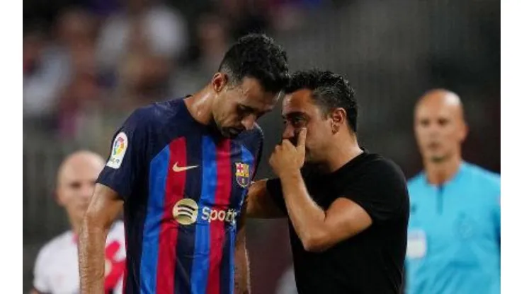 Barcelona age na ‘calada’ no mercado e meio-campista brasileiro é cotado para ser substituto de Busquets