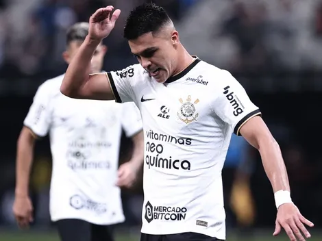 "Ensinei e ele não aprendeu..."; Professor que ganhou camisa de Roni revela dificuldade do meia