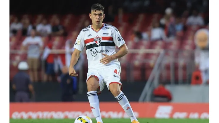 Ferraresi em ação pelo São Paulo - Foto: Marcello Zambrana/AGIF