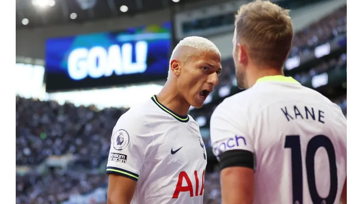 Getty Images/Ryan Pierse - Richarlison faz xingamentos ao espanhol que dirigiu comentários racistas a Vini Jr.