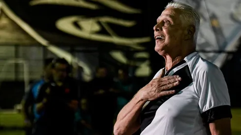 Foto: Thiago Ribeiro/AGIF - Dinamite disputou mais de 1100 jogos pelo Vasco.