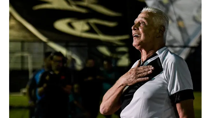 Foto: Thiago Ribeiro/AGIF - Dinamite disputou mais de 1100 jogos pelo Vasco.