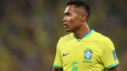 Alex Sandro negocia com o Grêmio