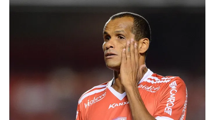 Foto: Mauro Horita/AGIF - Rivaldo foi companheiro de time do pai do novo reforço do Goiás