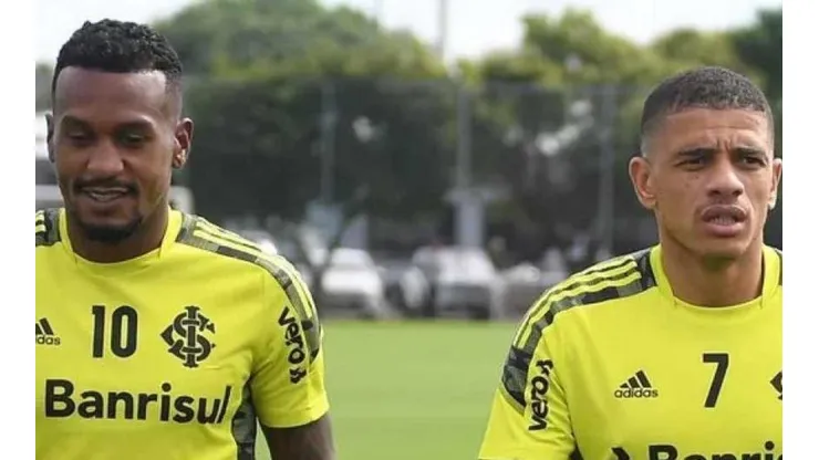 - Edenilson e Taison