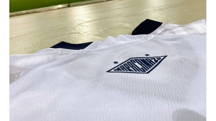 Foto: Divulgação Independiente - Nova camisa do Independiente.