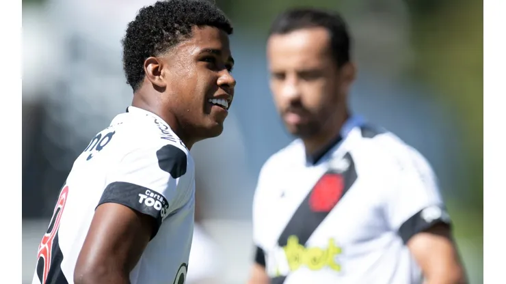 Foto: Jorge Rodrigues/AGIF - Andrey passou a receber R$ 180 mil no Vasco após renovação de contrato