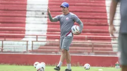 Foto: Flickr do Náutico - Dado comandando treino do Timbu.