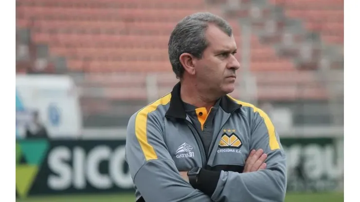 Foto: Celso da Luz/ "Tratar com a diretoria para chegarmos a um desfecho"; Zagueiro da equipe de Tencati fala sobre renovação.