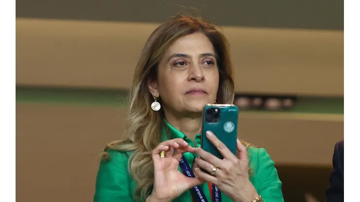 Leila dorme no ponto e sonho da torcida acerta salário com o Galo