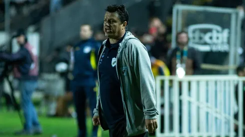 Foto: Joao Vitor Rezende Borba/AGIF – Adilson Batista volta a fazer um grande trabalho no Londrina.