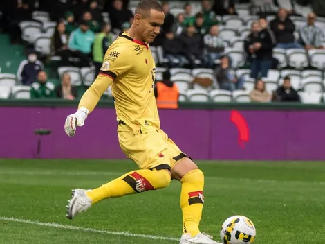 Renan dá as caras e 'responde' protesto da torcida do Atlético-GO: "Não dormimos"