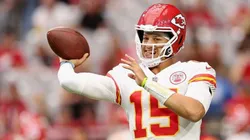 Mahomes estreou anotando 5 TD contra o Cardinals