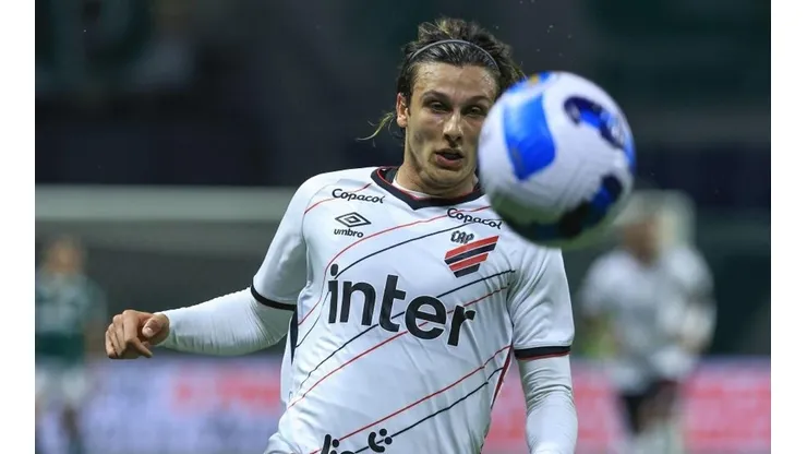 Marcello Zambrana/AGIF/ Canobbio, Pablo e +9; Felipão esboça Athletico-PR para duelo contra o Avaí.
