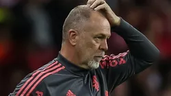 Internacional renova com Mano Menezes e situação repercute na web