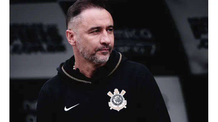 Vitor Pereira ganha desfalque no Corinthians (Foto: Ettore Chiereguini/AGIF)