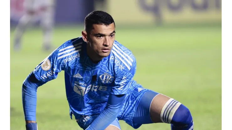 Santos é titular absoluto do Flamengo (Foto: Ettore Chiereguini/AGIF)
