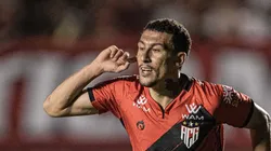 Foto: Heber Gomes/AGIF - Baralhas foi o primeiro a desperdiçar uma cobrança na disputa.