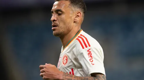 Foto: Gil Gomes/AGIF - Alan Patrick: meia vem passando por dificuldades físicas no Inter