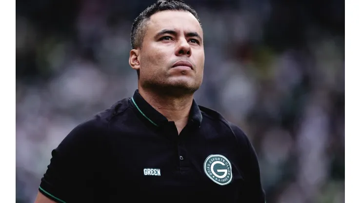 Ettore Chiereguini/AGIF - Jair Ventura no comando do Goiás.