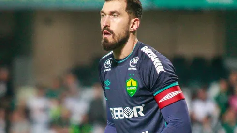 Gabriel Machado/AGIF. Walter sentiu a coxa direita em duelo contra o São Paulo