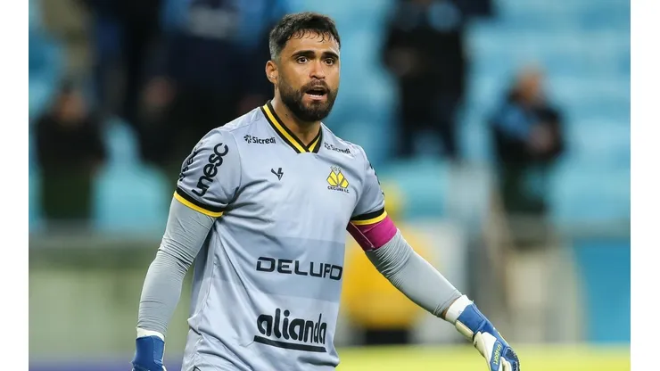 Foto: Pedro H. Tesch/AGIF - Gustavo passou mais um jogo sem levar gols.