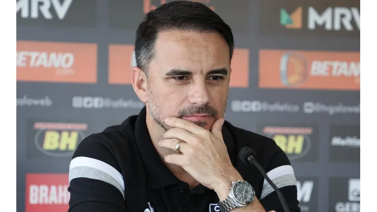 Foto: Pedro Souza / Atlético - Rodrigo Caetano é cobrado para resolver problema no Galo