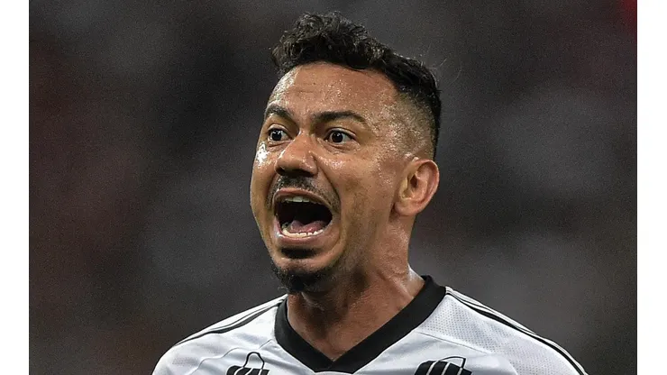 Foto: Thiago Ribeiro/AGIF - Lindoso e mais se aproximam de retorno no Ceará